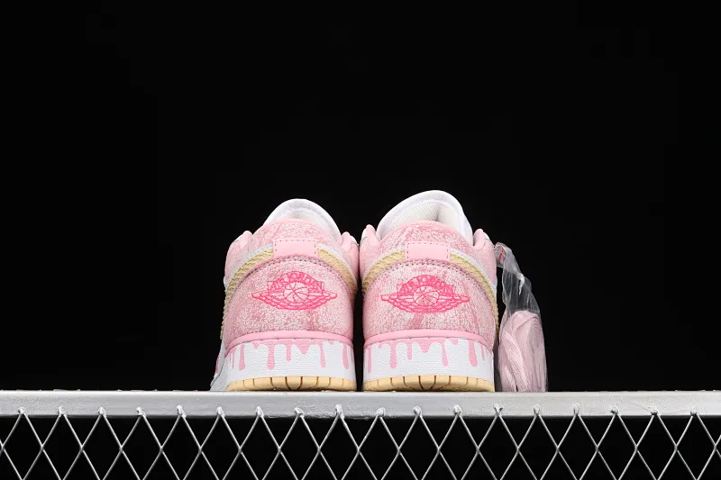All categories Air Jordan Jordan series basketball shoes Air Jordan 1 Low P version Air Jordan 1 Low GS AJ1 Joe 1 low-top ice cream low-top basketball shoes CW7104-601